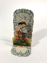 Load image into Gallery viewer, Antique Fold-Out Three Dimensional 1920&#39;s VALENTINE || Young Couple and Vase of Flowers