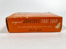 Load image into Gallery viewer, 1940&#39;s JOHNSON&#39;S FOOT SOAP Borax Iodine &amp; Bran Package with Original Product, &quot;Acts Like Magic&quot; || Thomas Gill&#39;s Borax Soap