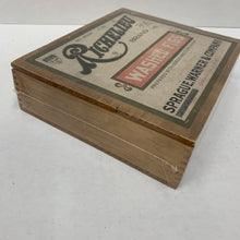 Load image into Gallery viewer, Old Richelieu Brand Washed Figs Wood Box, Packaging
